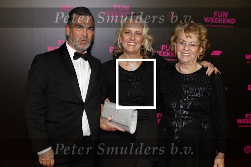 Amsterdam 16 januari 2023
Premiere Fijn weekend in Tuschinski.
De cast bestaat uit oa Sarah Chronis Carolien Spoor Jon karthaus Lisa Zweerman Steef de Bot Kay Greidanus en Aus Greidanus sr.