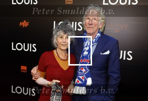 Amsterdam 11 april 2022
Premiere documentaire Louis  over het leven van Louis v Gaal in Tuschinski. Louis kwam samen met zijn vrouw Truus. Freek de Jonge met zijn vrouw