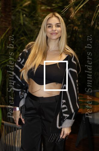 Amsterdam 6 januari 2023
Echte Meisjes In De Jungle 2023, Deelnemers Gaby Blaaser , Louisa Janssen , Diva Maria , Janice Blok , Michella Kox , Lena (Ex on the Beach), Jill Goede Kelly Heruer , Esmee Ipema ,Fabiola Volkers Annebel Visscher en Channah Koerten . Valerio Zeno presenteert het programma. Presentatie was in hotel Jakarta. Gaby Blaaser zwanger kwam met haar vriend