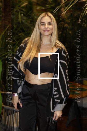 Amsterdam 6 januari 2023
Echte Meisjes In De Jungle 2023, Deelnemers Gaby Blaaser , Louisa Janssen , Diva Maria , Janice Blok , Michella Kox , Lena (Ex on the Beach), Jill Goede Kelly Heruer , Esmee Ipema ,Fabiola Volkers Annebel Visscher en Channah Koerten . Valerio Zeno presenteert het programma. Presentatie was in hotel Jakarta. Gaby Blaaser zwanger kwam met haar vriend
