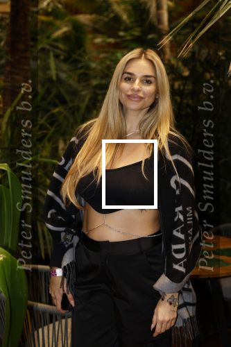 Amsterdam 6 januari 2023
Echte Meisjes In De Jungle 2023, Deelnemers Gaby Blaaser , Louisa Janssen , Diva Maria , Janice Blok , Michella Kox , Lena (Ex on the Beach), Jill Goede Kelly Heruer , Esmee Ipema ,Fabiola Volkers Annebel Visscher en Channah Koerten . Valerio Zeno presenteert het programma. Presentatie was in hotel Jakarta. Gaby Blaaser zwanger kwam met haar vriend