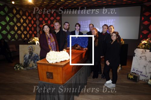 Hilversum 29 december 2022
Bij Beeld en Geluid op het mediapark  konden mensen afscheid nemen van Han Peekel . Familie Han Peekel