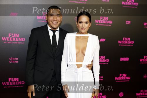 Amsterdam 16 januari 2023
Premiere Fijn weekend in Tuschinski.
De cast bestaat uit oa Sarah Chronis Carolien Spoor Jon karthaus Lisa Zweerman Steef de Bot Kay Greidanus en Aus Greidanus sr. Elize met partner Hedwiges maduro