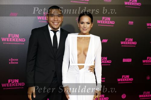 Amsterdam 16 januari 2023
Premiere Fijn weekend in Tuschinski.
De cast bestaat uit oa Sarah Chronis Carolien Spoor Jon karthaus Lisa Zweerman Steef de Bot Kay Greidanus en Aus Greidanus sr. Elize met partner Hedwiges maduro