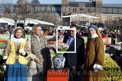 Amsterdam 21 januari 2023
Irene Schouten doopt een tulp op het museumplein.