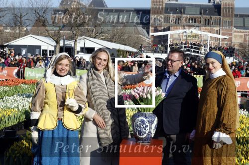 Amsterdam 21 januari 2023
Irene Schouten doopt een tulp op het museumplein.