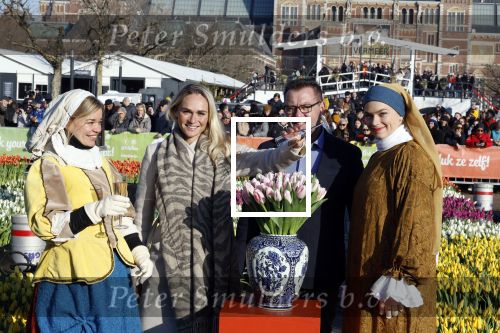 Amsterdam 21 januari 2023
Irene Schouten doopt een tulp op het museumplein.