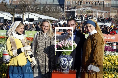 Amsterdam 21 januari 2023
Irene Schouten doopt een tulp op het museumplein.