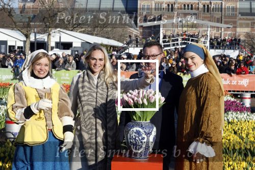 Amsterdam 21 januari 2023
Irene Schouten doopt een tulp op het museumplein.