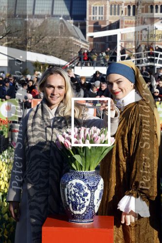 Amsterdam 21 januari 2023
Irene Schouten doopt een tulp op het museumplein.
