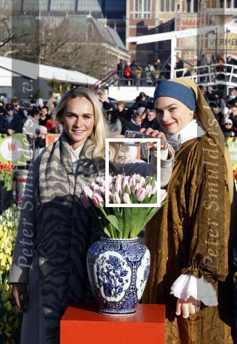 Amsterdam 21 januari 2023
Irene Schouten doopt een tulp op het museumplein.