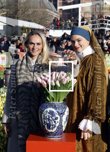 Amsterdam 21 januari 2023
Irene Schouten doopt een tulp op het museumplein.
