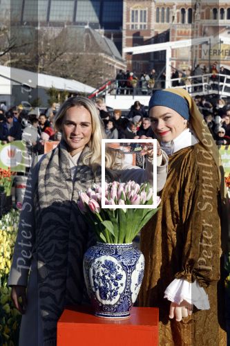 Amsterdam 21 januari 2023
Irene Schouten doopt een tulp op het museumplein.