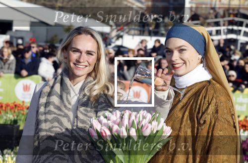 Amsterdam 21 januari 2023
Irene Schouten doopt een tulp op het museumplein.