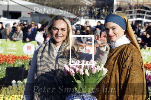 Amsterdam 21 januari 2023
Irene Schouten doopt een tulp op het museumplein.