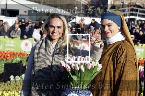 Amsterdam 21 januari 2023
Irene Schouten doopt een tulp op het museumplein.