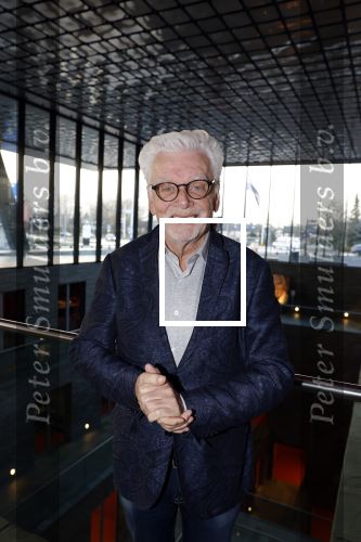 Hilversum 9 januari 2023
Arjan Lubach wordt bij beeld en Geluid gekozen tot mediapersoon van 2022. Andre v Duin reikt hem de prijs uit . Jan Slagter