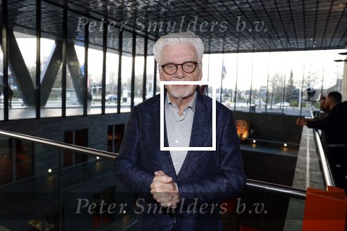 Hilversum 9 januari 2023
Arjan Lubach wordt bij beeld en Geluid gekozen tot mediapersoon van 2022. Andre v Duin reikt hem de prijs uit . Jan Slagter