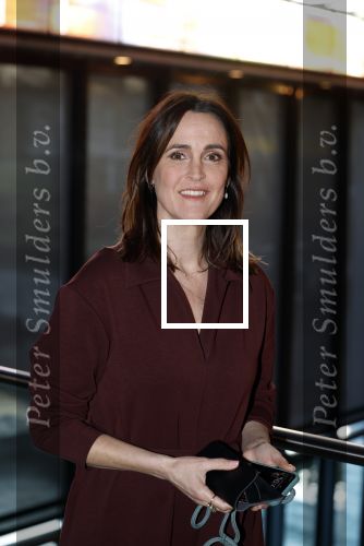 Hilversum 9 januari 2023
Arjan Lubach wordt bij beeld en Geluid gekozen tot mediapersoon van 2022. Andre v Duin reikt hem de prijs uit . Jeanine Abbring