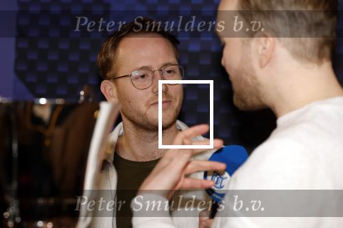 Hilversum 9 januari 2023
Arjan Lubach wordt bij beeld en Geluid gekozen tot mediapersoon van 2022. Andre v Duin reikt hem de prijs uit . Jordi Versteegden