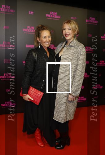 Amsterdam 16 januari 2023
Premiere Fijn weekend in Tuschinski.
De cast bestaat uit oa Sarah Chronis Carolien Spoor Jon karthaus Lisa Zweerman Steef de Bot Kay Greidanus en Aus Greidanus sr. Kim Boekhoorn met een vriendin