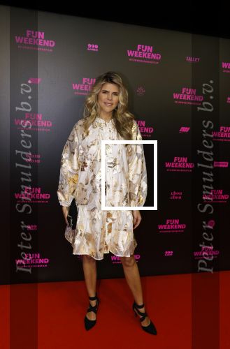 Amsterdam 16 januari 2023
Premiere Fijn weekend in Tuschinski.
De cast bestaat uit oa Sarah Chronis Carolien Spoor Jon karthaus Lisa Zweerman Steef de Bot Kay Greidanus en Aus Greidanus sr. Kim Kotter