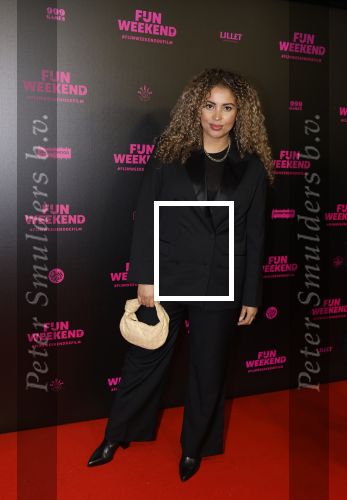 Amsterdam 16 januari 2023
Premiere Fijn weekend in Tuschinski.
De cast bestaat uit oa Sarah Chronis Carolien Spoor Jon karthaus Lisa Zweerman Steef de Bot Kay Greidanus en Aus Greidanus sr. Lauretta Gerards