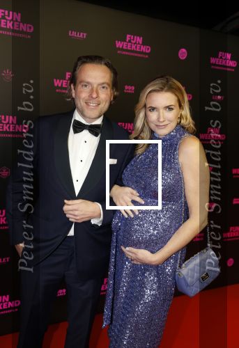 Amsterdam 16 januari 2023
Premiere Fijn weekend in Tuschinski.
De cast bestaat uit oa Sarah Chronis Carolien Spoor Jon karthaus Lisa Zweerman Steef de Bot Kay Greidanus en Aus Greidanus sr. Laurien Verstraten zwanger met partner