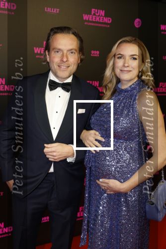 Amsterdam 16 januari 2023
Premiere Fijn weekend in Tuschinski.
De cast bestaat uit oa Sarah Chronis Carolien Spoor Jon karthaus Lisa Zweerman Steef de Bot Kay Greidanus en Aus Greidanus sr. Laurien Verstraten zwanger met partner