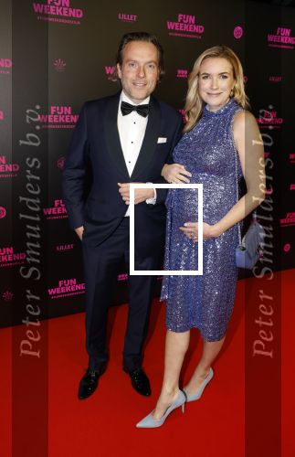 Amsterdam 16 januari 2023
Premiere Fijn weekend in Tuschinski.
De cast bestaat uit oa Sarah Chronis Carolien Spoor Jon karthaus Lisa Zweerman Steef de Bot Kay Greidanus en Aus Greidanus sr. Laurien Verstraten zwanger met partner