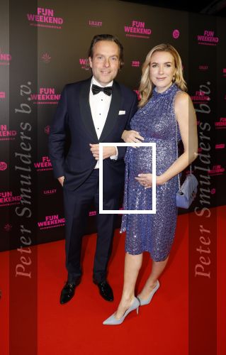 Amsterdam 16 januari 2023
Premiere Fijn weekend in Tuschinski.
De cast bestaat uit oa Sarah Chronis Carolien Spoor Jon karthaus Lisa Zweerman Steef de Bot Kay Greidanus en Aus Greidanus sr. Laurien Verstraten zwanger met partner