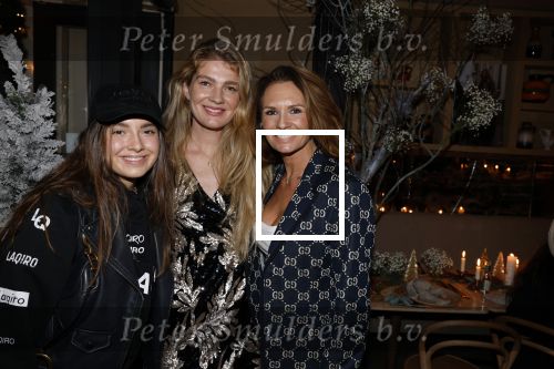 Amsterdam 9 november 2022
Presentatie kledinglijn  Iris Zeilstra bij restaurant de Luwte. Iris met Leontine Ruiters en Jada Borsato