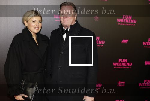 Amsterdam 16 januari 2023
Premiere Fijn weekend in Tuschinski.
De cast bestaat uit oa Sarah Chronis Carolien Spoor Jon karthaus Lisa Zweerman Steef de Bot Kay Greidanus en Aus Greidanus sr. Lonneke Nooteboom met haar man .