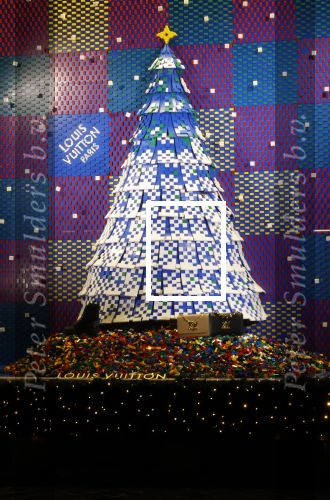 Amsterdam 20 en 22 december 2022
Kerstsfeer op de dam met het Paleis op de dam de Bijenkorf en Beursplein 5. Louis Vuitton