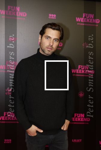 Amsterdam 16 januari 2023
Premiere Fijn weekend in Tuschinski.
De cast bestaat uit oa Sarah Chronis Carolien Spoor Jon karthaus Lisa Zweerman Steef de Bot Kay Greidanus en Aus Greidanus sr. Manuel Broekman