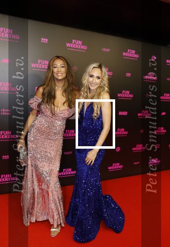 Amsterdam 16 januari 2023
Premiere Fijn weekend in Tuschinski.
De cast bestaat uit oa Sarah Chronis Carolien Spoor Jon karthaus Lisa Zweerman Steef de Bot Kay Greidanus en Aus Greidanus sr. Maria Tailor en Hella Huizinga