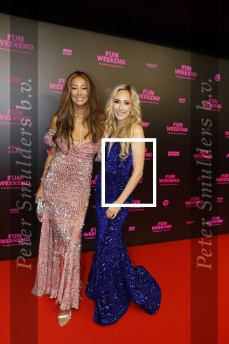 Amsterdam 16 januari 2023
Premiere Fijn weekend in Tuschinski.
De cast bestaat uit oa Sarah Chronis Carolien Spoor Jon karthaus Lisa Zweerman Steef de Bot Kay Greidanus en Aus Greidanus sr. Maria Tailor en Hella Huizinga
