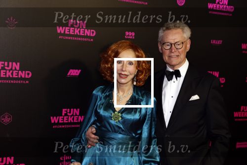 Amsterdam 16 januari 2023
Premiere Fijn weekend in Tuschinski.
De cast bestaat uit oa Sarah Chronis Carolien Spoor Jon karthaus Lisa Zweerman Steef de Bot Kay Greidanus en Aus Greidanus sr. Marijke Helwegen met man
