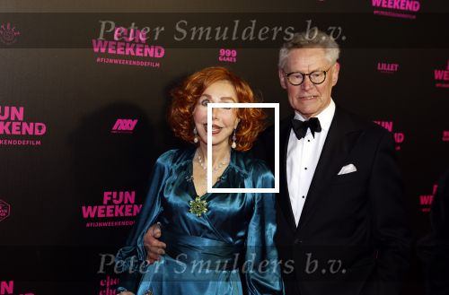 Amsterdam 16 januari 2023
Premiere Fijn weekend in Tuschinski.
De cast bestaat uit oa Sarah Chronis Carolien Spoor Jon karthaus Lisa Zweerman Steef de Bot Kay Greidanus en Aus Greidanus sr. Marijke Helwegen met man
