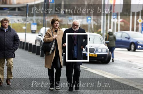 Hilversum 29 december 2022
Bij Beeld en Geluid op het mediapark  konden mensen afscheid nemen van Han Peekel . Martine v Os met haar man