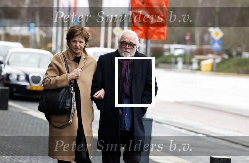 Hilversum 29 december 2022
Bij Beeld en Geluid op het mediapark  konden mensen afscheid nemen van Han Peekel . Martine v Os met haar man