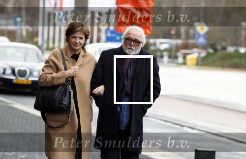 Hilversum 29 december 2022
Bij Beeld en Geluid op het mediapark  konden mensen afscheid nemen van Han Peekel . Martine v Os met haar man