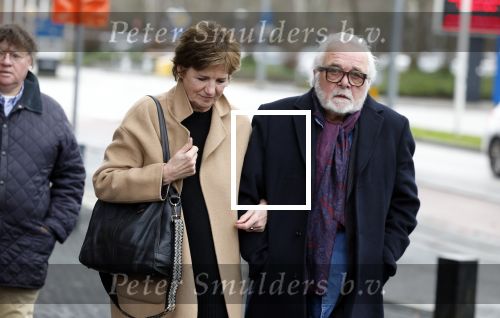 Hilversum 29 december 2022
Bij Beeld en Geluid op het mediapark  konden mensen afscheid nemen van Han Peekel . Martine v Os met haar man