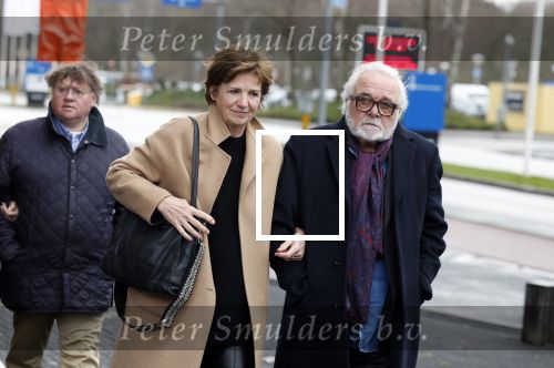 Hilversum 29 december 2022
Bij Beeld en Geluid op het mediapark  konden mensen afscheid nemen van Han Peekel . Martine v Os met haar man