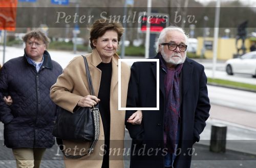 Hilversum 29 december 2022
Bij Beeld en Geluid op het mediapark  konden mensen afscheid nemen van Han Peekel . Martine v Os met haar man