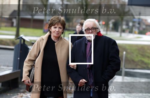 Hilversum 29 december 2022
Bij Beeld en Geluid op het mediapark  konden mensen afscheid nemen van Han Peekel . Martine v Os met haar man