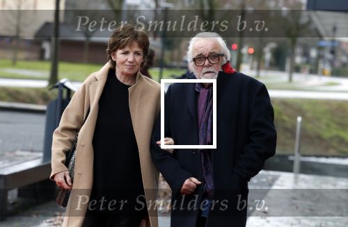 Hilversum 29 december 2022
Bij Beeld en Geluid op het mediapark  konden mensen afscheid nemen van Han Peekel . Martine v Os met haar man