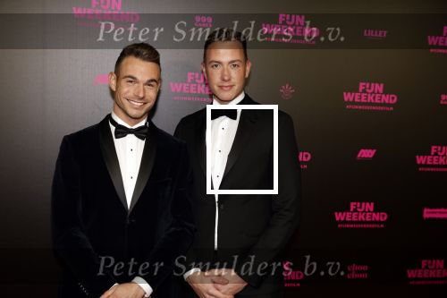 Amsterdam 16 januari 2023
Premiere Fijn weekend in Tuschinski.
De cast bestaat uit oa Sarah Chronis Carolien Spoor Jon karthaus Lisa Zweerman Steef de Bot Kay Greidanus en Aus Greidanus sr. Marvin Wijnans en partner Ferdi Pool