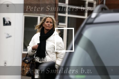 Alkmaar 21 december 2022
Mary Borsato en .... arriveren op de verjaardag van Marco Borsato bij zijn appartement.