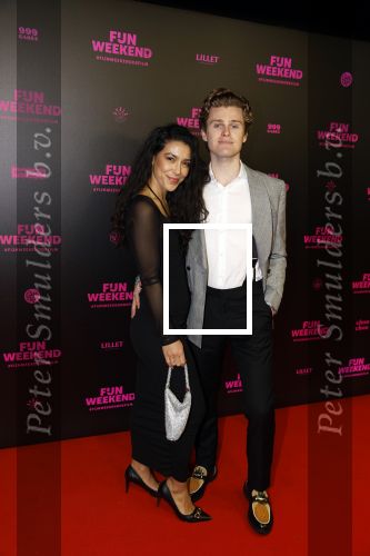 Amsterdam 16 januari 2023
Premiere Fijn weekend in Tuschinski.
De cast bestaat uit oa Sarah Chronis Carolien Spoor Jon karthaus Lisa Zweerman Steef de Bot Kay Greidanus en Aus Greidanus sr. Moise Trustfull en Kaj v d Voort